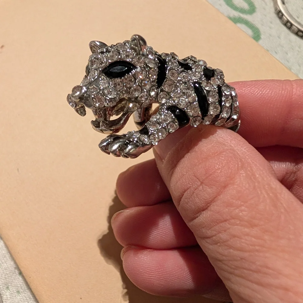 Crystal Jaguar Stretch Ring